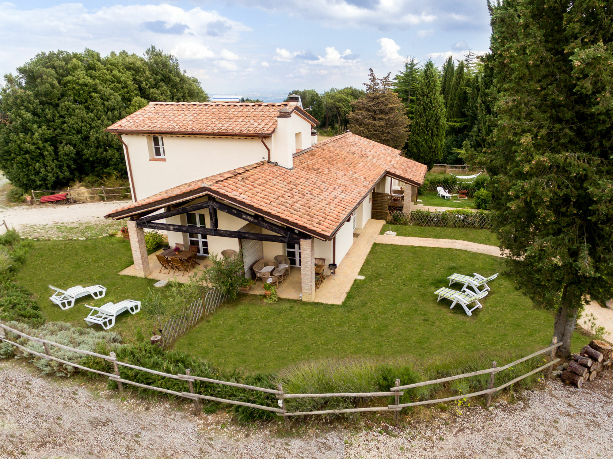 Borgo Le Colline Luxury Agriturismo In Tuscany Gambassi Terme Kültér fotó